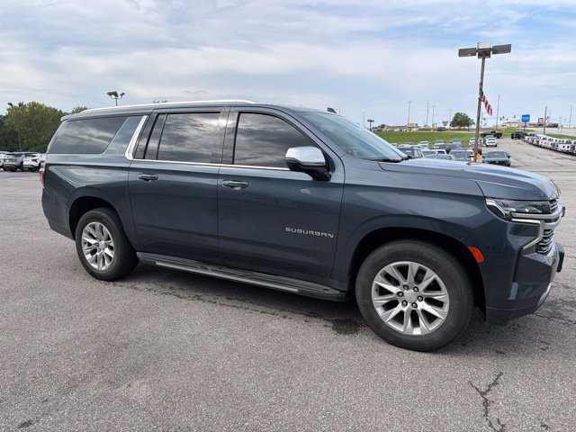 Used 2021 Chevrolet Suburban Premier w/ Premium Package AWD/4WD image 12
