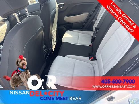 Used 2025 Hyundai Venue SEL FWD image 10