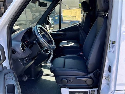 New 2025 Mercedes-Benz Sprinter 3500 image 9