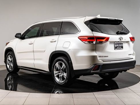 Used 2017 Toyota Highlander Limited w/ Protection Package #3 AWD/4WD image 6