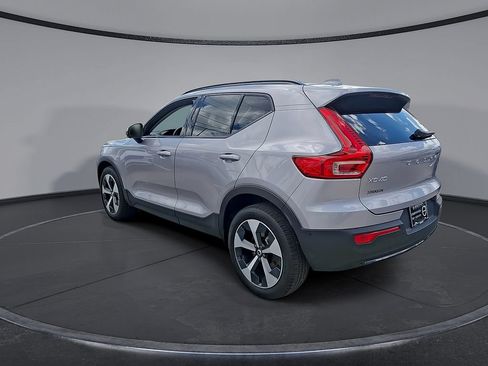 Certified 2026 Volvo XC40 B5 Plus AWD/4WD image 9
