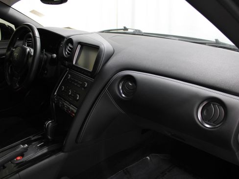 Used 2016 Nissan GT-R Premium AWD/4WD image 20