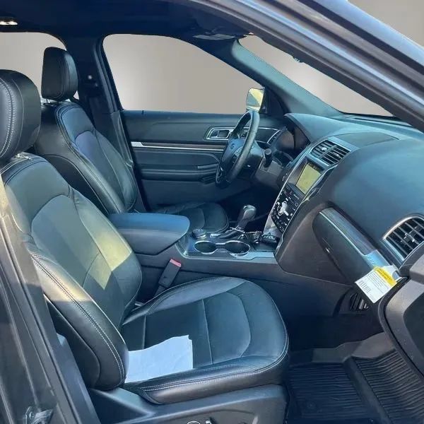 Used 2018 Ford Explorer Limited w/ Equipment Group 301A AWD/4WD image 11