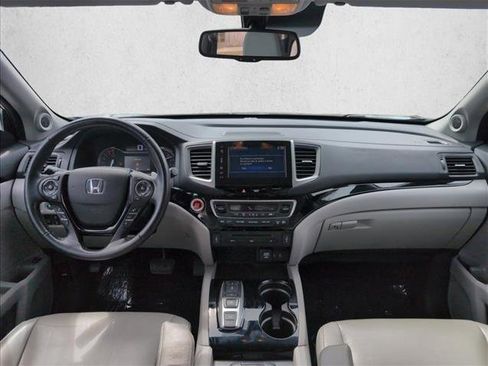 Used 2017 Honda Pilot Touring image 20