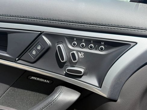 Used 2024 Jaguar F-TYPE R-Dynamic RWD image 32