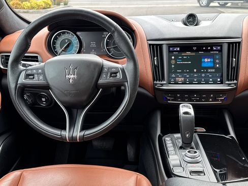 Used 2022 Maserati Levante GT AWD/4WD image 14