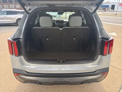 Used 2024 Kia Sorento SX Prestige w/ Sage Leather Package image 8