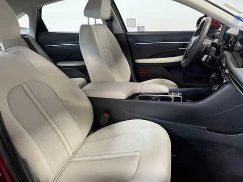 Used 2024 Hyundai Sonata SEL FWD image 12