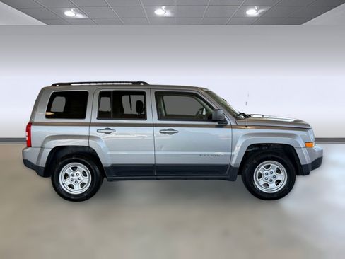 Used 2015 Jeep Patriot Sport w/ Power Value Group FWD image 8