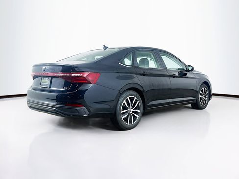 Used 2025 Volkswagen Jetta SE FWD image 9