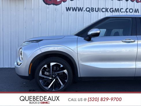 Used 2022 Mitsubishi Outlander ES image 3