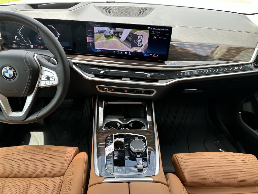 Used 2024 BMW X7 xDrive40i AWD/4WD image 16