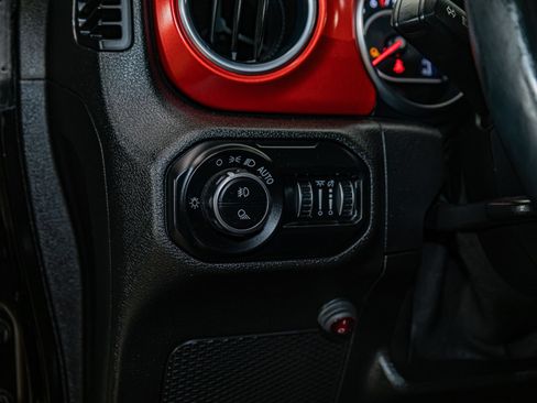Used 2021 Jeep Gladiator Rubicon AWD/4WD image 18