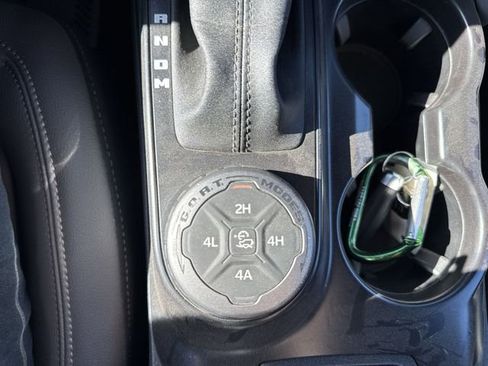 New 2024 Ford Bronco Outer Banks w/ Sasquatch Package image 28