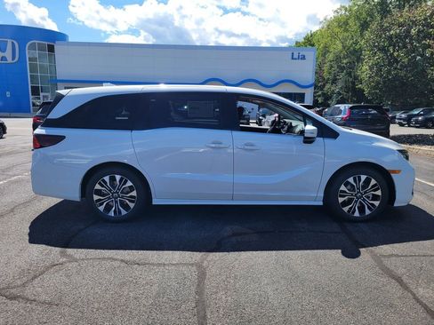 New 2026 Honda Odyssey Elite image 2
