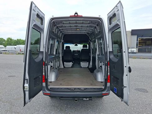 Used 2023 Mercedes-Benz Sprinter 2500 image 10