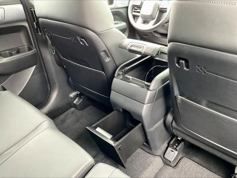 Certified 2025 Hyundai Santa Fe SEL AWD/4WD image 10