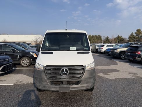 Used 2021 Mercedes-Benz Sprinter 1500 image 2