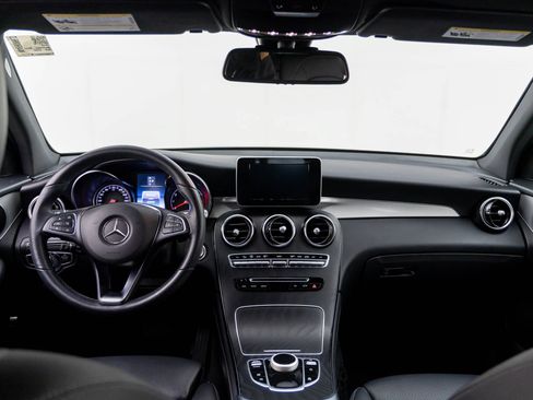 Certified 2019 Mercedes-Benz GLC 300 4MATIC image 10