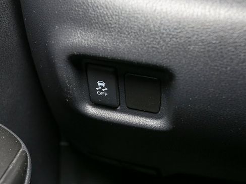 Used 2015 Nissan Versa Note SV image 29