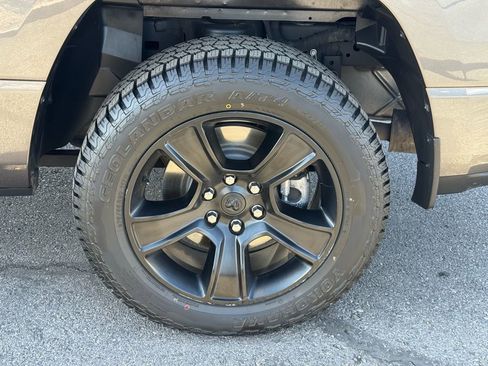 Used 2024 RAM 1500 Big Horn AWD/4WD image 10