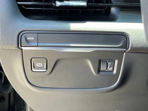 Used 2024 Cadillac Escalade ESV Luxury RWD image 14