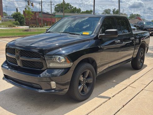Used 2015 RAM 1500 Express AWD/4WD image 4