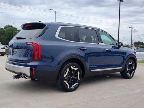 Used 2024 Kia Telluride S w/ S Sunroof Package FWD image 7