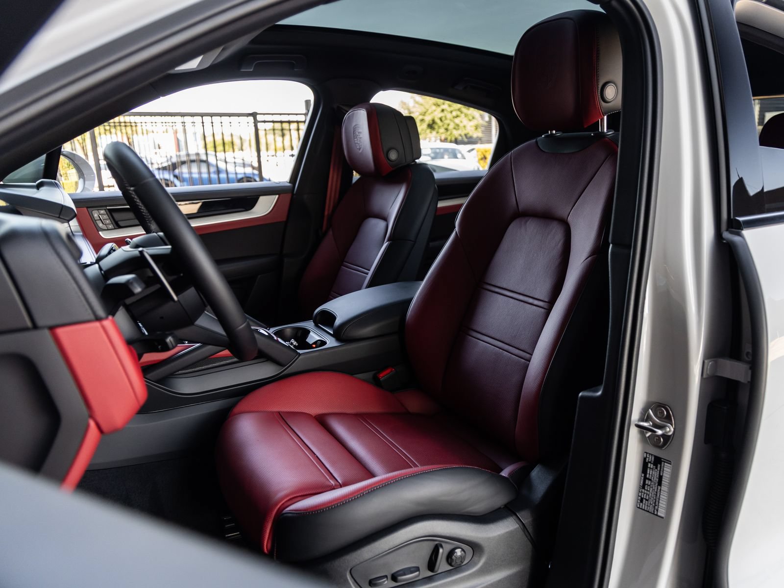 Certified 2026 Porsche Cayenne S AWD/4WD image 5
