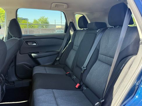 Certified 2025 Nissan Rogue SV FWD image 9