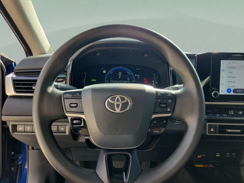 Used 2025 Toyota Camry LE FWD image 12