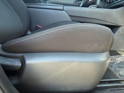Used 2024 Nissan Rogue S FWD image 26