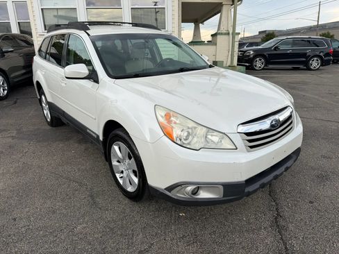 Used 2011 Subaru Outback 2.5i Premium w/ All-Weather Pkg AWD/4WD image 5