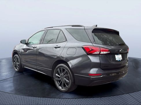 Used 2022 Chevrolet Equinox RS image 3