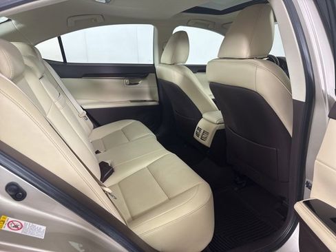 Used 2017 Lexus ES 350 w/ Navigation System Package image 5