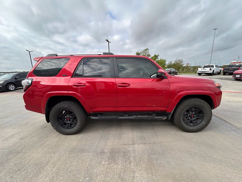 Used 2024 Toyota 4Runner SR5 AWD/4WD image 4