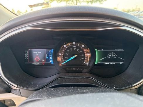 Used 2019 Ford Fusion SE FWD image 14
