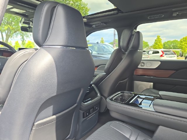 Used 2024 Lincoln Navigator Reserve AWD/4WD image 23