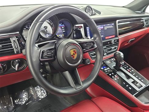 Used 2023 Porsche Macan S image 4