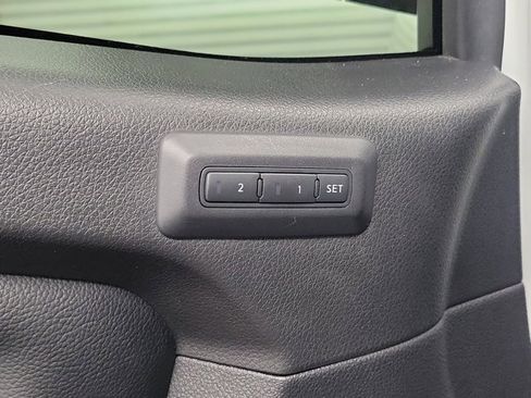 Used 2023 Nissan Titan PRO-4X w/ Pro-4x Convenience Package image 23