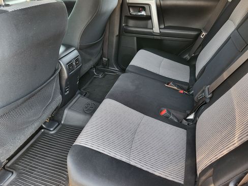 Used 2017 Toyota 4Runner SR5 AWD/4WD image 21