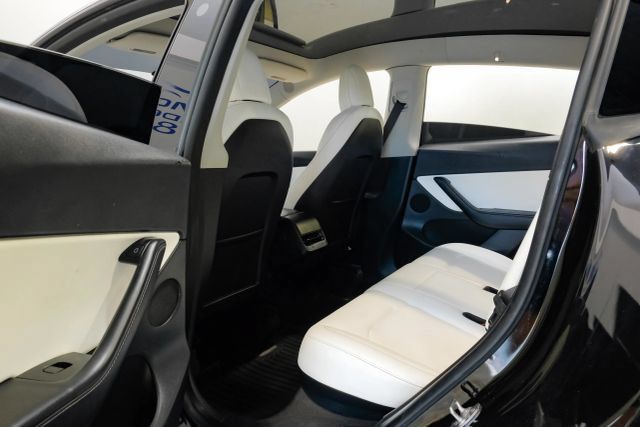 Used 2022 Tesla Model Y Performance AWD/4WD image 43