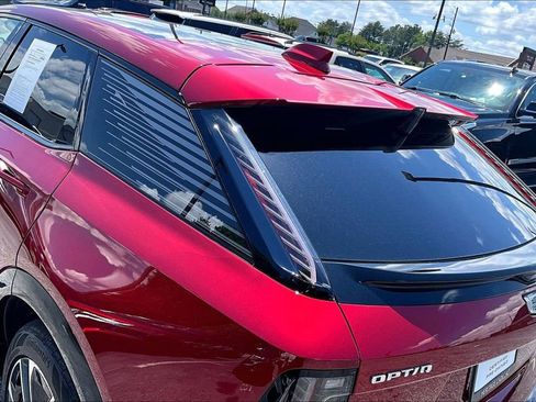Certified 2025 Cadillac Optiq Sport 2 w/ LPO, Floor Liner Package AWD/4WD image 23