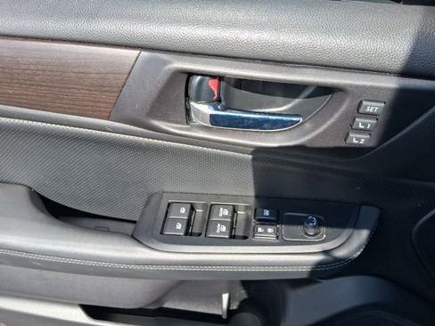 Used 2017 Subaru Legacy 2.5i Limited AWD/4WD image 12