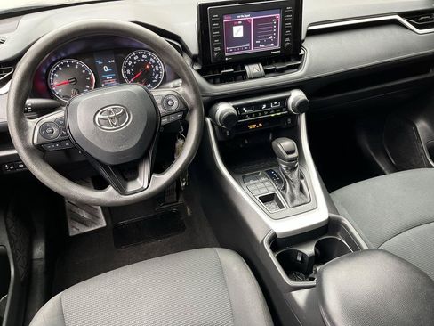 Used 2021 Toyota RAV4 LE AWD/4WD image 11