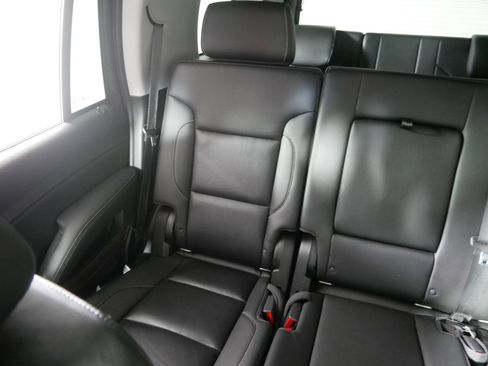 Used 2018 Chevrolet Tahoe LT image 12