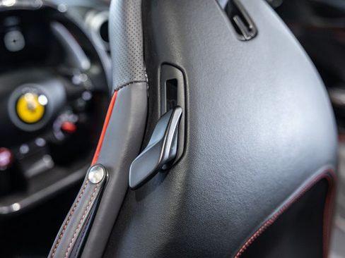 Used 2019 Ferrari Portofino RWD image 42