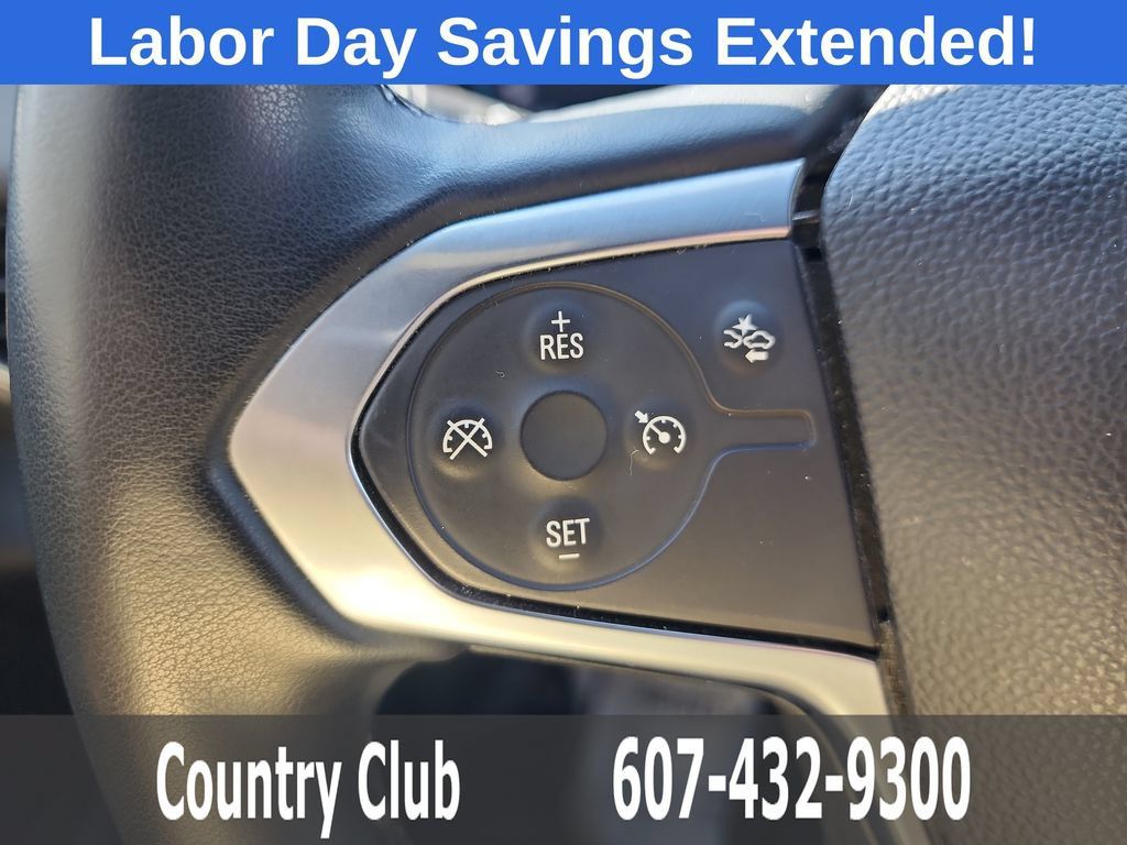 Used 2023 Chevrolet Traverse LT AWD/4WD image 21