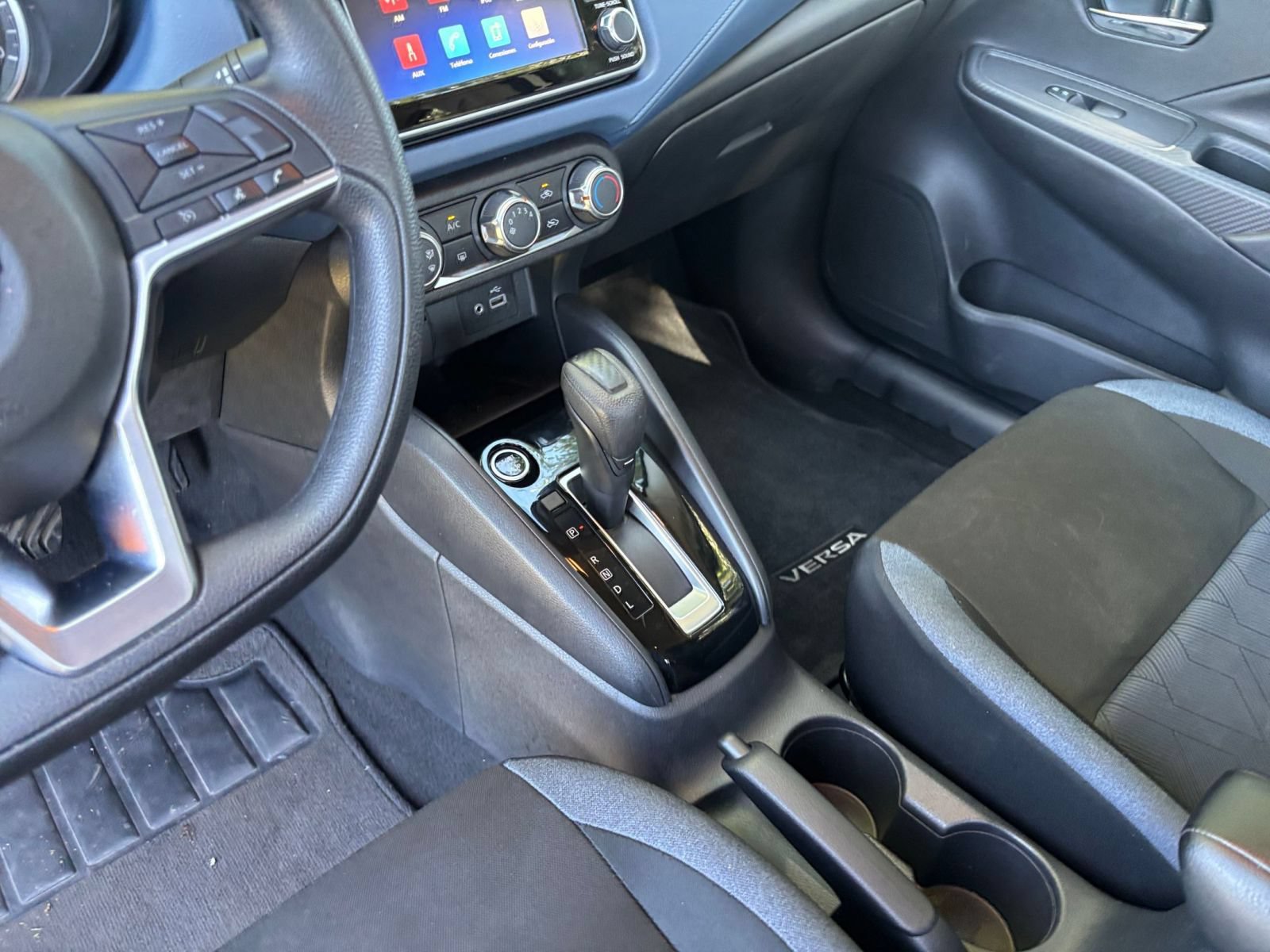 Used 2025 Nissan Versa SV FWD image 38