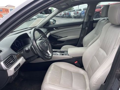 Used 2020 Honda Accord Touring image 7